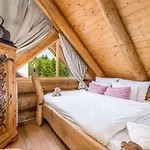 Alpstuga Kraljica Sume - Divjake Log Hlevci