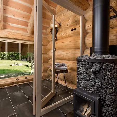 Kraljica Sume - Divjake Log *