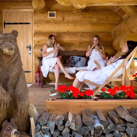 Kraljica Sume - Divjake Log Hlevci