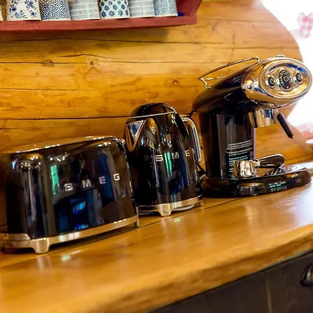 Kraljica Sume - Divjake Log * Hlevci