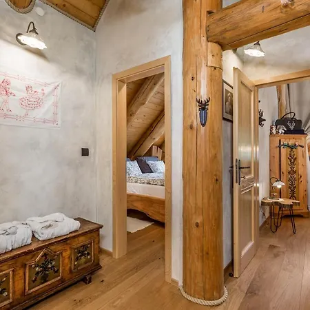 Kraljica Sume - Divjake Log Chalet *