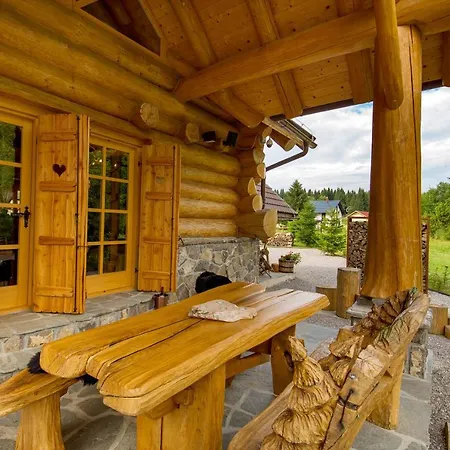 Kraljica Sume - Divjake Log Chalet *
