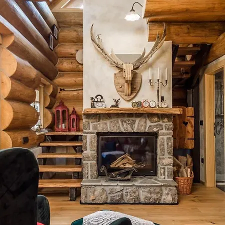 Kraljica Sume - Divjake Log Chalet