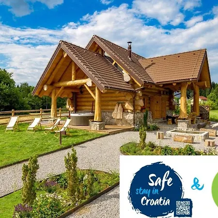 Kraljica Sume - Divjake Log Chaletu Hlevci