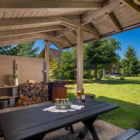 Kraljica Sume - Divjake Log Chalet