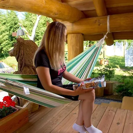 Kraljica Sume - Divjake Log Chalet